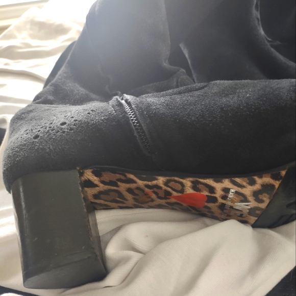 Warren Edwards Black Suede Boots - Picture 3 of 4